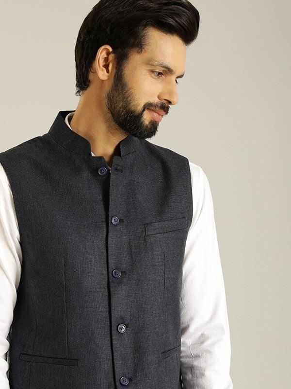 Men Sleeveless Solid Casual Blazer - Main Image